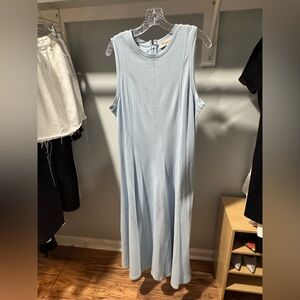 NWOT- Fit to Flee Sleeveless Dress